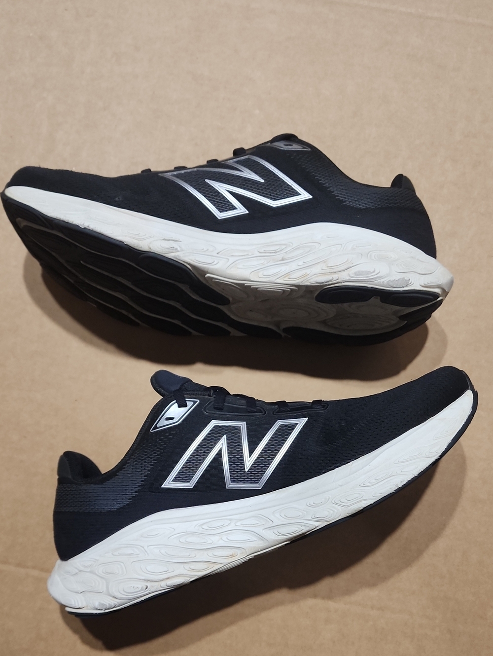 New Balance Fresh Foam X 880v14  Unisex M 11 / W 12.5 Core Black Running Shoes - Picture 2 of 8